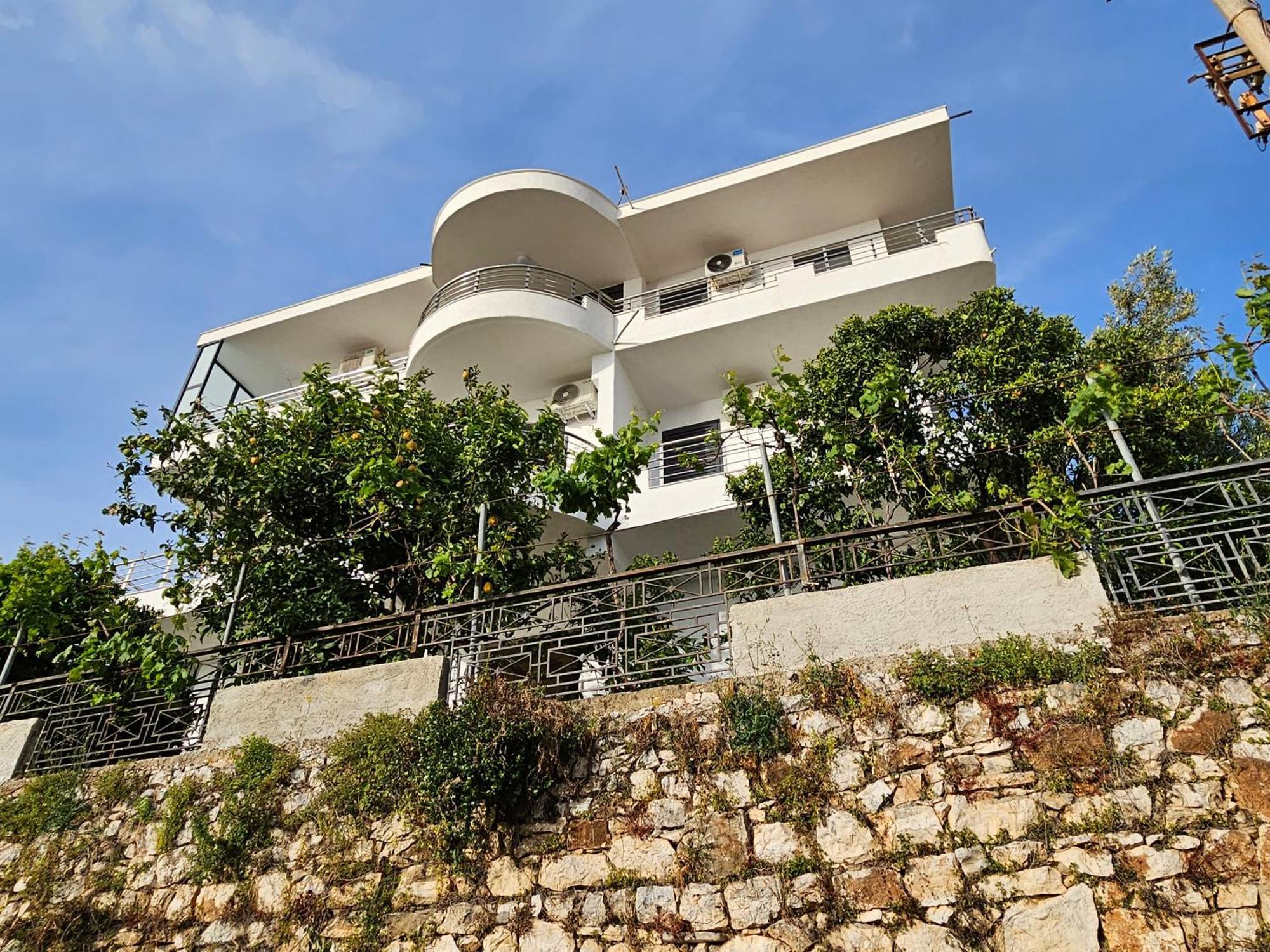 Nora'S Guesthouse Sarandë Eksteriør bilde